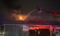 Edirne'de iki iş yerini etkileyen yangın söndürüldü