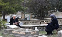 Elazığ'da bayram arifesinde mezarlıklar ziyaret edildi