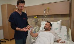 Elektrik akımına kapılan kişinin bacağından alınan deri eline nakledildi