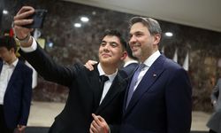 Enerji ve Tabii Kaynaklar Bakanı Bayraktar, Ankara'da lise öğrencileriyle iftarda bir araya geldi: