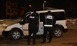 Erzurum'da hassas burunlu köpeklerin desteğiyle narkotik uygulama yapıldı