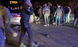 Erzurum'da otomobilin park halindeki araca çarptığı kazada 5 kişi yaralandı