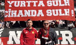 Eskişehirspor taraftarı İspanya'da gündem olan 'Espana' bestesiyle takımlarını destekledi