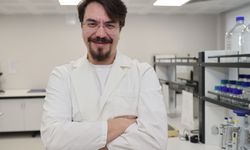 Evlerde içilen sigaranın evcil hayvanlara zararı araştırıldı