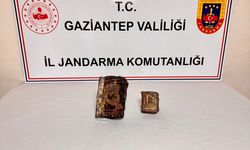 Gaziantep'te tarihi eser niteliğinde altın yazmalı 2 kitap ele geçirildi