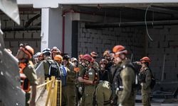 GÜNCELLEME 2 - İran'ın misillemesinde Tel Aviv'e isabet eden füze nedeniyle 2 kişi öldü