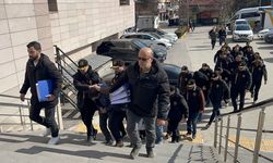 (GÜNCELLEME) Eskişehir merkezli operasyonda lüks araçları parçalayıp sattıkları iddiasıyla yakalanan zanlılardan 4'ü tutuklandı