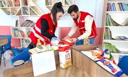 Hakkari ve Bitlis'te öğrenciler ramazan kolileri hazırlayarak dayanışma ruhunu pekiştiriyor
