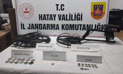 Hatay'da 15 sikke ve tarihi obje ele geçirildi