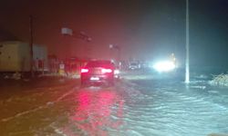 Hatay'da şiddetli rüzgar ve sağanak etkili oluyor