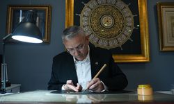 Hattat imam hatip, eşi ve kızlarıyla geleneksel İslam sanatını yaşatıyor