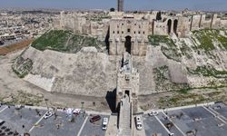 İHH'den tarihi Halep Kalesi'nde temizlik çalışması