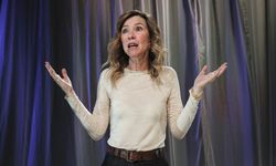 İnci Türkay'ın tek kişilik 'Liste' oyununun Türkiye prömiyeri yapıldı