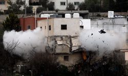 İsrail ordusu, işgal altındaki Batı Şeria'da Filistinli bir esirin ailesine ait evi yıktı