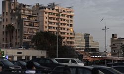 İsrail ordusu Lübnan'ın başkenti Beyrut'ta çok katlı bir binaya saldırı düzenledi