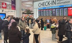 İstanbul havalimanlarında tatil dönüşü yoğunluğu