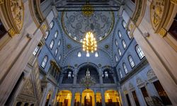 İSTANBUL'UN SELATİN CAMİLERİ - İstanbul siluetine zarif bir imza: Nusretiye Camisi