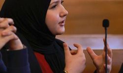 İsviçre'de Türk vatandaşı Çelik, Zürih Belediye Meclisi'ne seçilen ilk başörtülü üye oldu