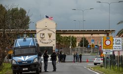 İtalya'daki ABD üssü yakınlarında protesto düzenlendi