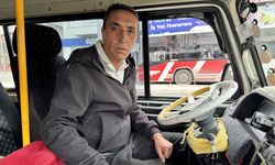 İzmir'de bir kadın dolmuşta doğum yaptı