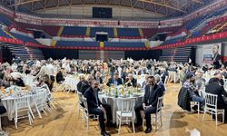 İzmir'de yaşayan Manisalılar, iftar programında bir araya geldi
