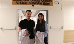 Kaderleri uzmanlık yolunda kesişen doktor çift 'aşkla' aynı hastanede hayat kurtarıyor