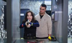 Kadın atış eğitmenleri poligonda hedefi 12'den vuruyor