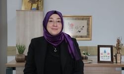 Kadın eliyle genç nesillerle buluşturulan ebru geleceğe taşınıyor