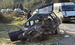 Karabük'te otomobille kamyonun çarpıştığı kazada 1 kişi öldü, 5 kişi yaralandı