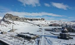 Kars ile Ardahan'da kar ve soğuk hava etkili oldu