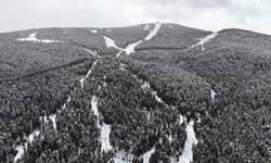 Kars'ta martta kayak keyfi sürüyor