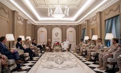 Katar ve Fransa savunma bakanları, işbirliği ile bölgesel gelişmeleri görüştü