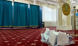 Kazakistan, yeni anayasa için sandık başında