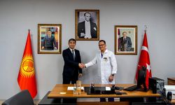 Kırgızistan Sağlık Bakanı Osmonov, Kırgız-Türk Dostluk Devlet Hastanesini ziyaret etti