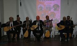 Kula'da ramazan etkinlikleri kapsamında aşık atışması düzenlendi