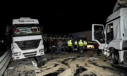 Kuzey Marmara Otoyolu'nda iki tırın karıştığı kazada 2 kişi yaralandı