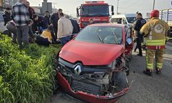 Manisa'da iki otomobilin çarpışması sonucu 3 kişi yaralandı