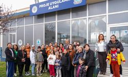 Muğla'da down sendromlular farkındalık için çorap ve ağaç boyama yaptı