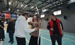 Muş'ta 322 kız öğrenciye okçuluk eğitimi verildi