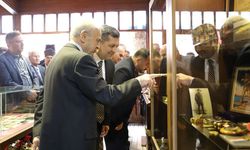 Ödemişli gazeteci Çanakkale koleksiyonunu müzeye bağışladı