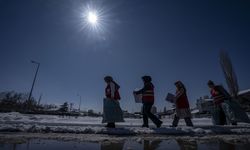 Ramazanda yoğun çalışan Kızılay gönüllüsü kadınlar bayramda çocukları güldürmek istiyor