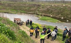 Sakarya'da devrilen traktörün sürücüsü öldü