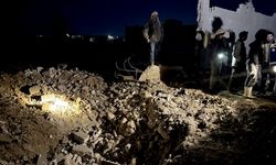 Şam'da düşen füze kalıntıları nedeniyle ikisi çocuk üç kişi yaralandı