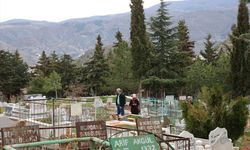 Samsun, Tokat ve Kastamonu'da vatandaşlar bayram arifesinde mezarlıkları ziyaret etti