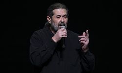 Sanatçı Hasan Sağındık 'Külliye'de Ramazan' etkinliklerinde konser verdi