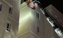 Şanlıurfa'da elektrik panosundan çıkan yangında dumandan etkilenen 3 kişi hastaneye kaldırıldı