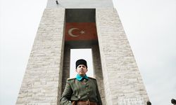 Şehitler Abidesi'nde Çanakkale Deniz Zaferi'nin 111. yıl dönümü dolayısıyla tören düzenlendi