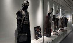 'Ses ve Renkle Sanatta 50 Yıl' sergisi AKM'de sanatseverlerle buluştu