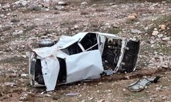 Siirt'te devrilen otomobildeki 3 kişi yaralandı
