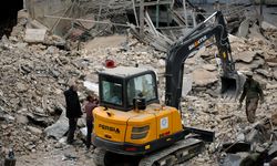 Tahran'ın en eski yerleşim yerlerinden Cevadiye Mahallesi, saldırılarda büyük hasar aldı